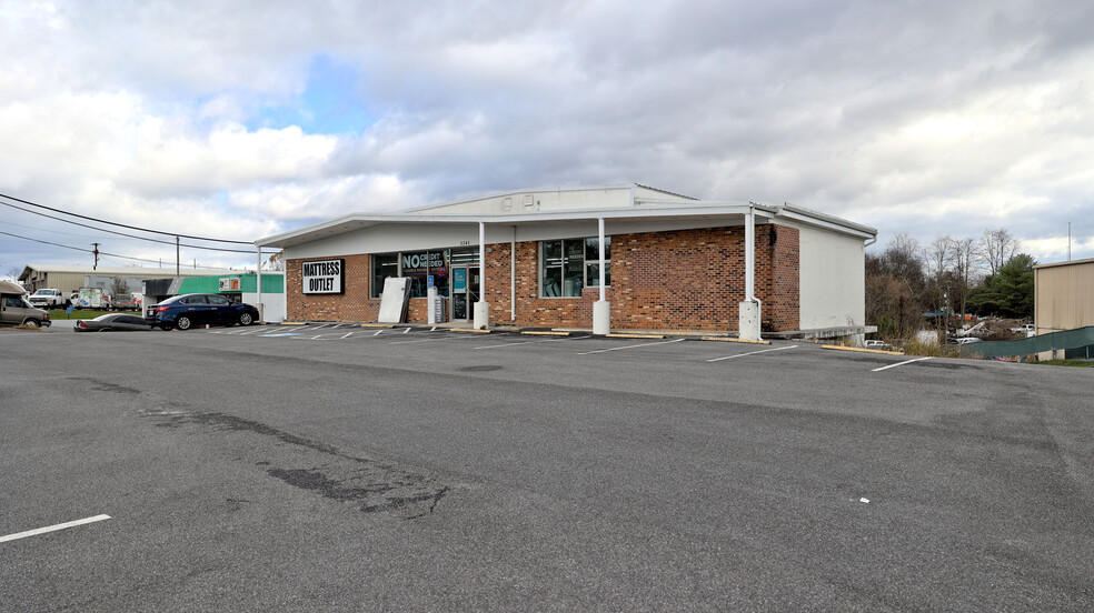 Primary Photo Of 3345 N Franklin St, Christiansburg Auto Repair For Sale