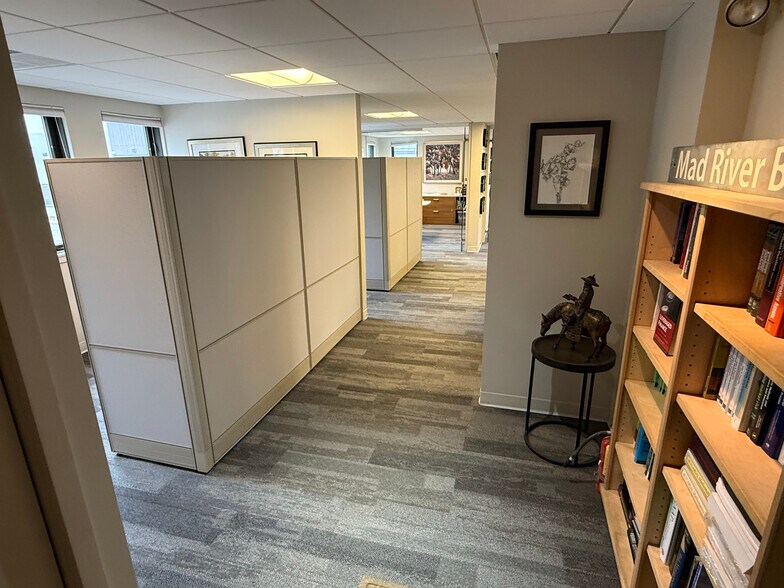 More Photos Of 6 Greenleaf Woods Dr, Portsmouth Office For Sale