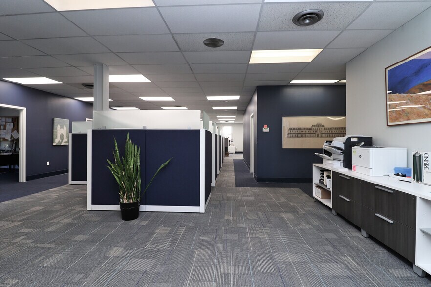 More Photos Of 631-635 Farmington Ave, Hartford Office For Sale