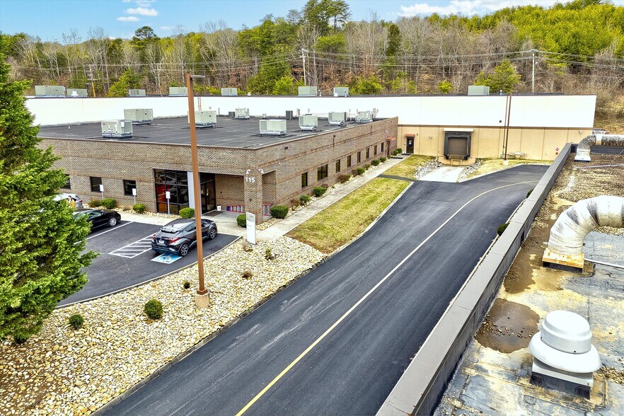 Primary Photo Of 115 Union Valley Rd, Oak Ridge Light Distribution For Lease