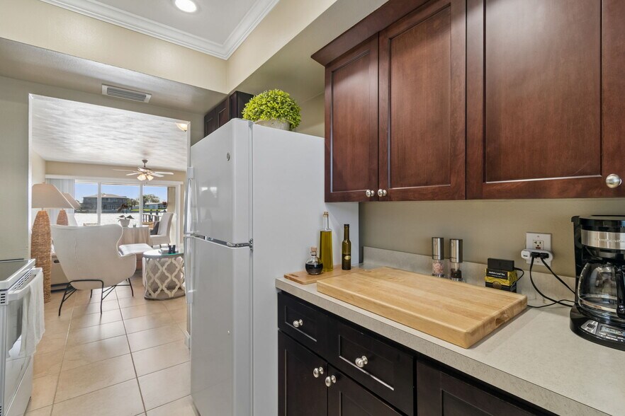 More Photos Of 2307 Bay Blvd, Indian Rocks Beach Apartments For Sale