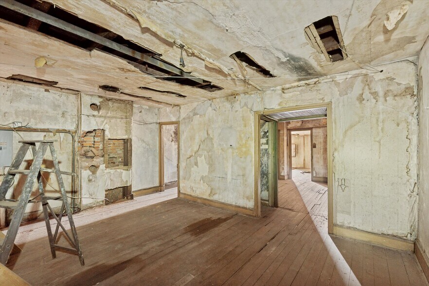 More Photos Of 2777 Kensington Ave, Philadelphia Storefront For Sale