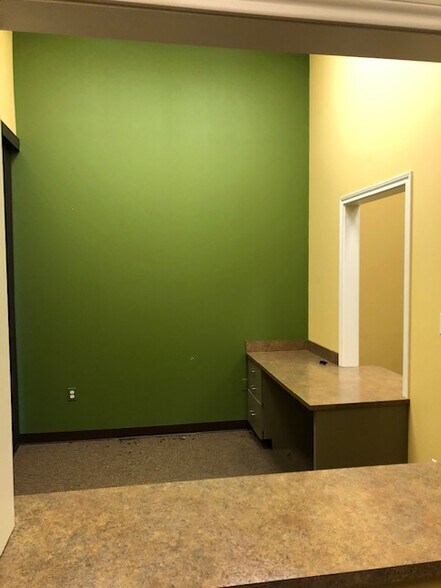 More Photos Of 203 N IH 35, Belton Freestanding For Lease