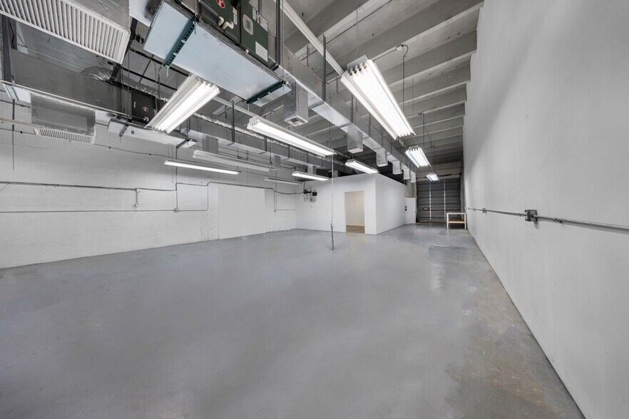 More Photos Of 2693 W 76th St, Hialeah Warehouse For Sale