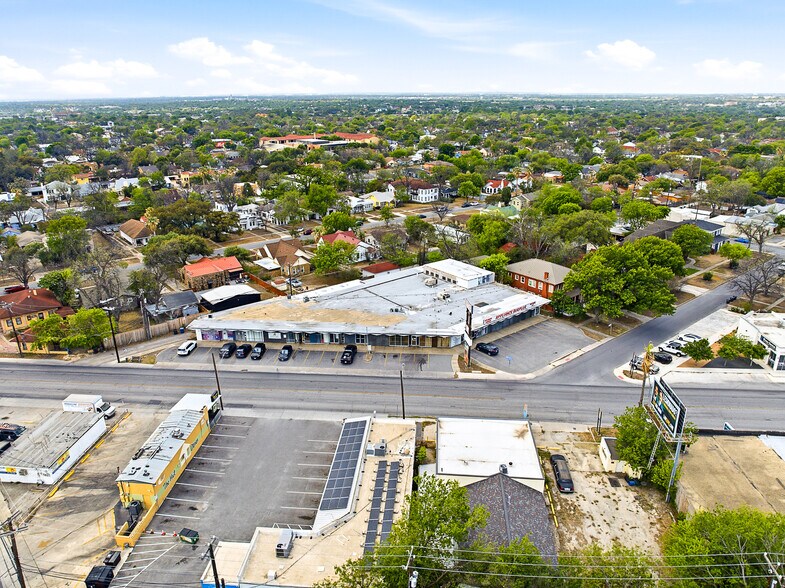 More Photos Of 1602 W Kings Hwy, San Antonio Freestanding For Sale