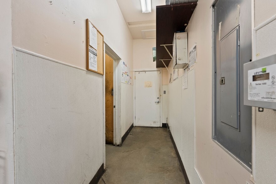 More Photos Of 102 S 1st Ave, Sandpoint Storefront Retail Office For Sale