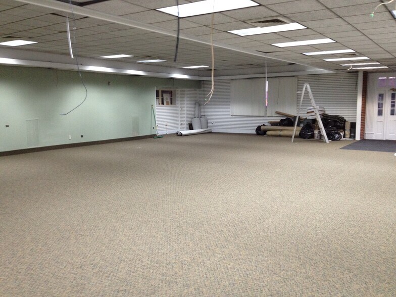 More Photos Of 861-863 Broadway, Bayonne General Retail For Sale