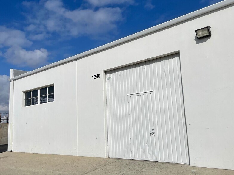 More Photos Of 1218-1240 S Lyon St, Santa Ana Manufacturing For Lease