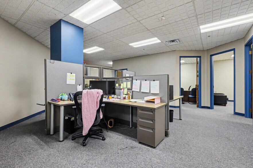 More Photos Of 835 Mason St, Dearborn Office For Lease
