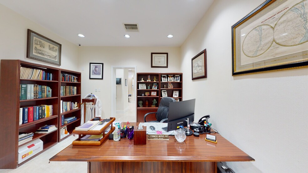 More Photos Of 235 W 49th St, Hialeah Medical For Sale