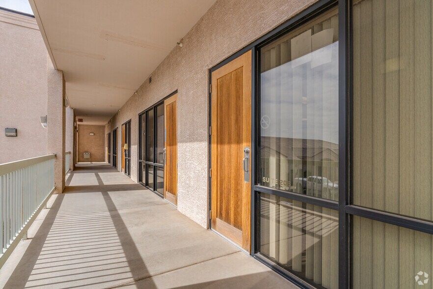 More Photos Of 2550 N Thunderbird Cir, Mesa Office For Lease