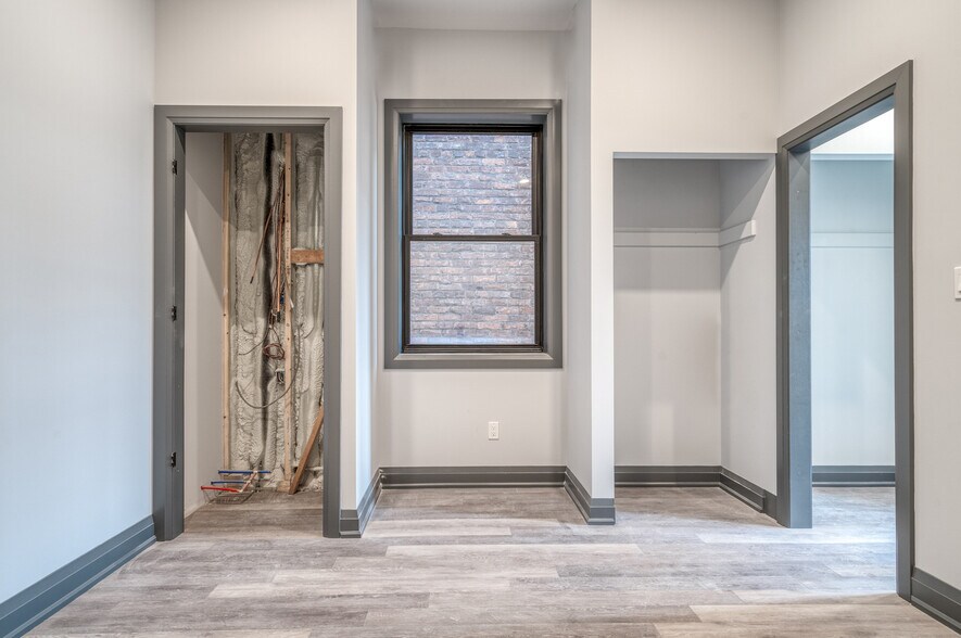 More Photos Of 52 Barton St E, Hamilton Storefront Retail Residential For Sale