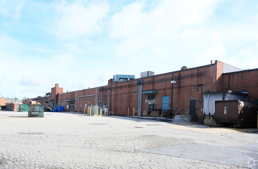 More Photos Of 5600-5668 The Alameda, Baltimore Unknown For Lease