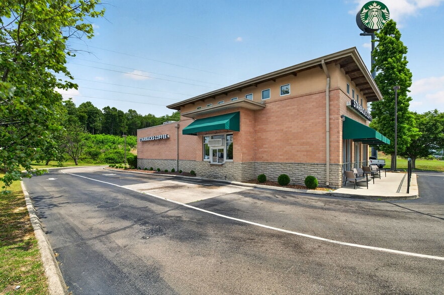 More Photos Of 1105 Interstate Dr, Cookeville Freestanding For Sale