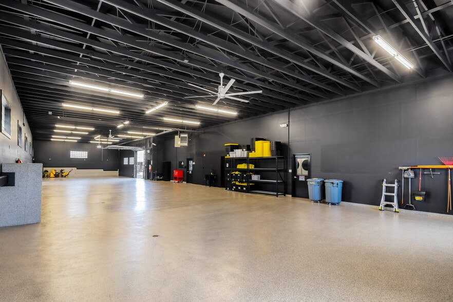 More Photos Of 2192 W College Ave, Englewood Warehouse For Sale