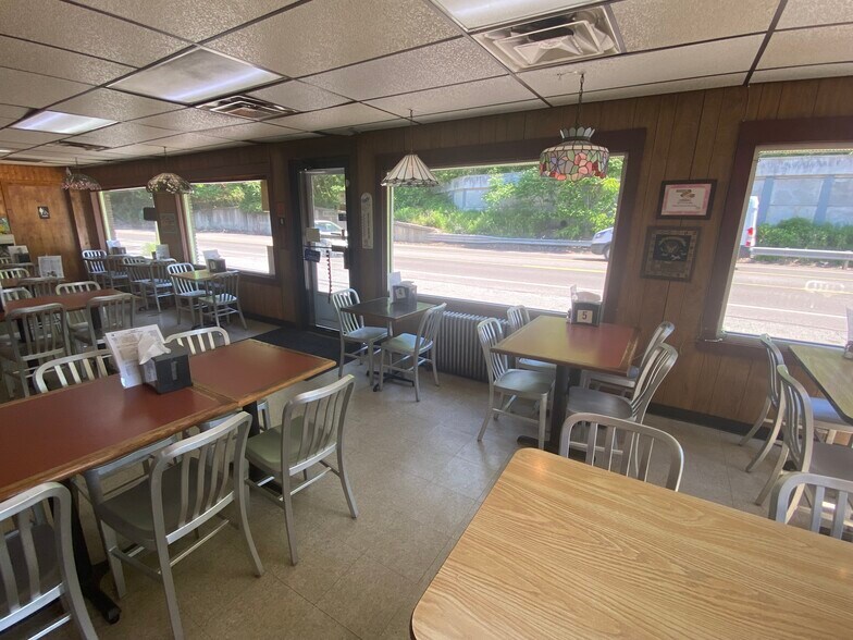 More Photos Of 122 E Poplar St, Nanticoke Restaurant For Sale