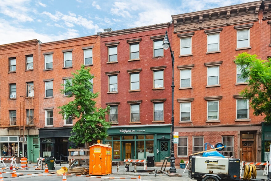 Primary Photo Of 136 Franklin St, Brooklyn Apartments For Sale