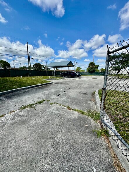 More Photos Of 5500-5532 Pembroke Rd, Hollywood Freestanding For Sale