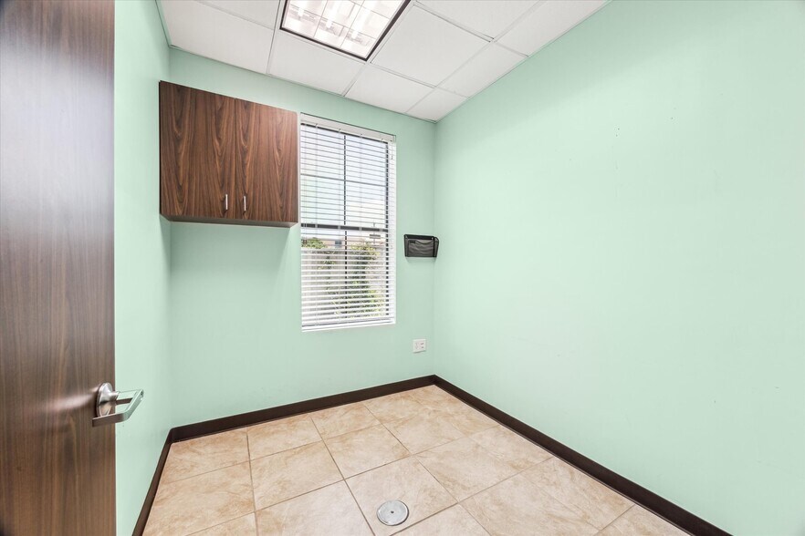 More Photos Of 360 E Medical Center Blvd, Webster Medical For Sale