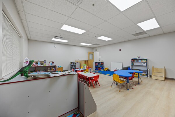 More Photos Of 4520 Military Rd, Niagara Falls Office For Sale