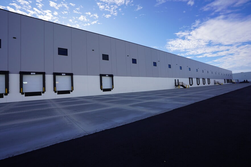 More Photos Of 15804-15836 142 St NW, Edmonton Warehouse For Lease