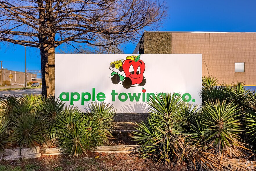 More Photos Of 3200 E Randol Mill Rd, Arlington Unknown For Lease