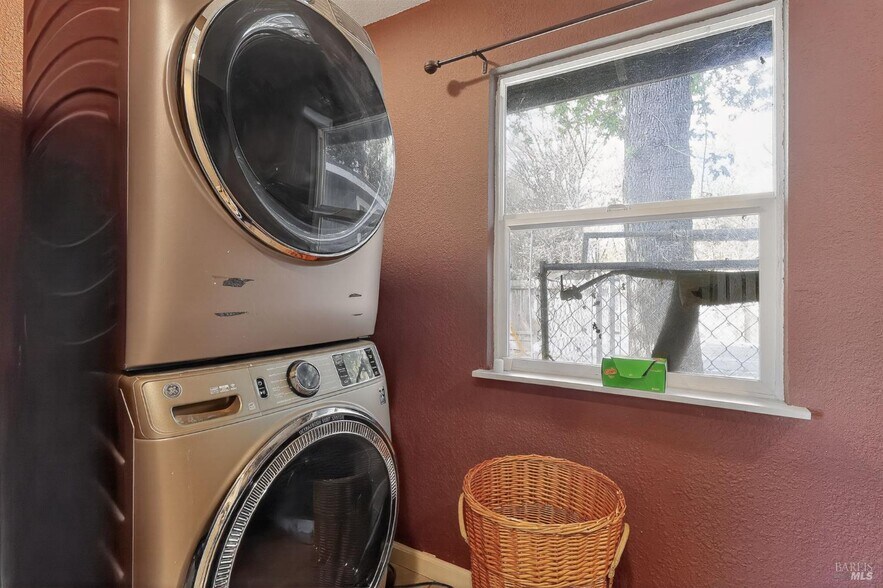 More Photos Of 9645 Lee St, Upper Lake Multifamily For Sale