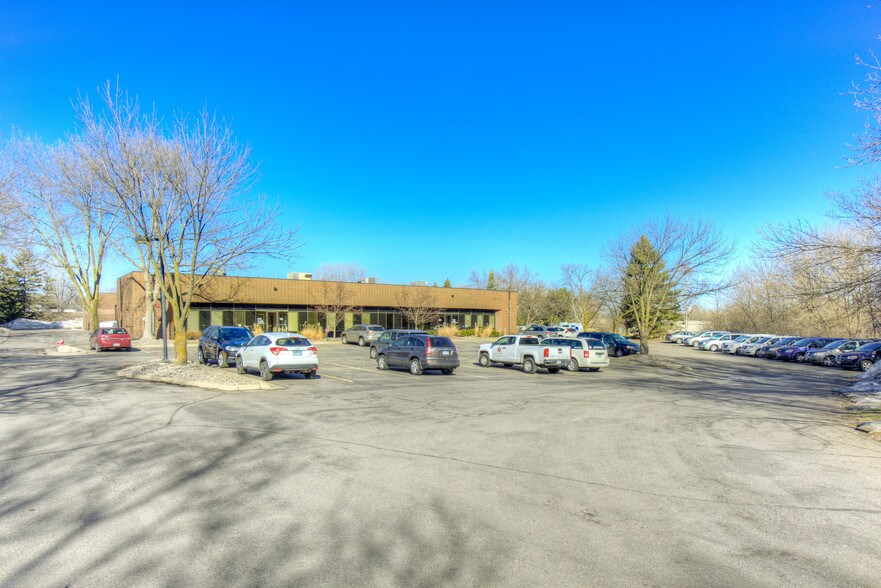 More Photos Of 5500 Lincoln Dr, Edina Light Distribution For Lease