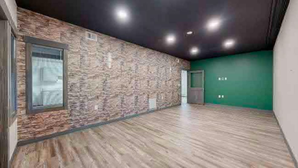 More Photos Of 950 Comanche St, Estes Park Light Manufacturing For Sale