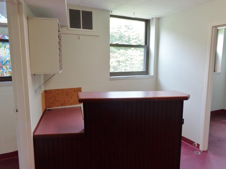 More Photos Of 153 Main St, Manchester Medical For Sale