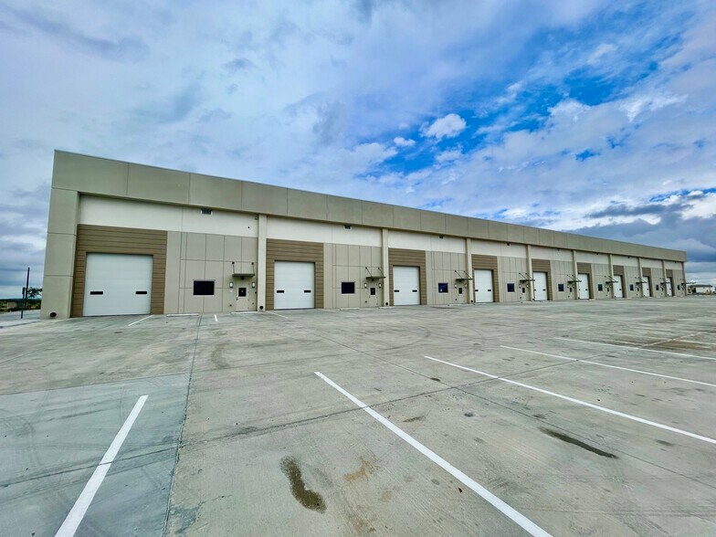 Primary Photo Of 5602 Bob Bullock Lp, Laredo Warehouse For Lease