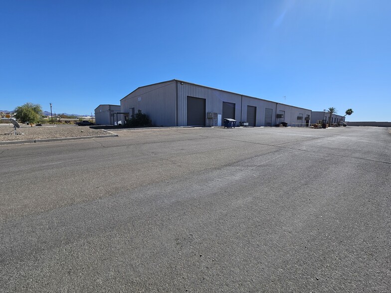 More Photos Of 4081 S Arcadia Ln, Fort Mohave Warehouse For Lease