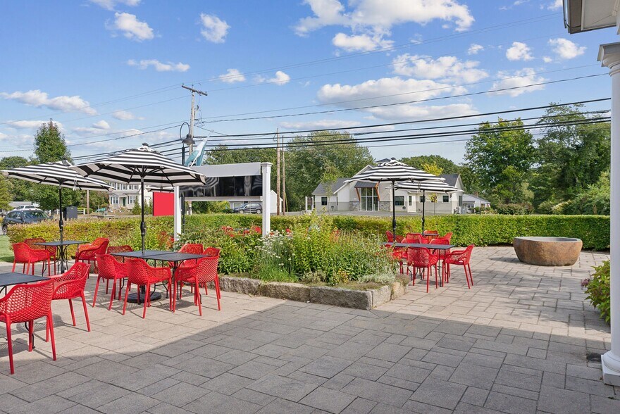 More Photos Of 2178 Post Rd, Wells Restaurant For Lease