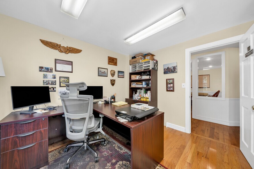 More Photos Of 58 Main St, Topsfield Office For Sale