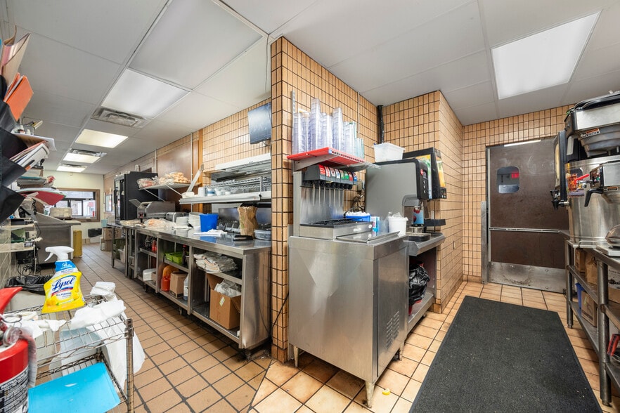 More Photos Of 4415 Liberty Ave, Vermilion General Retail For Sale