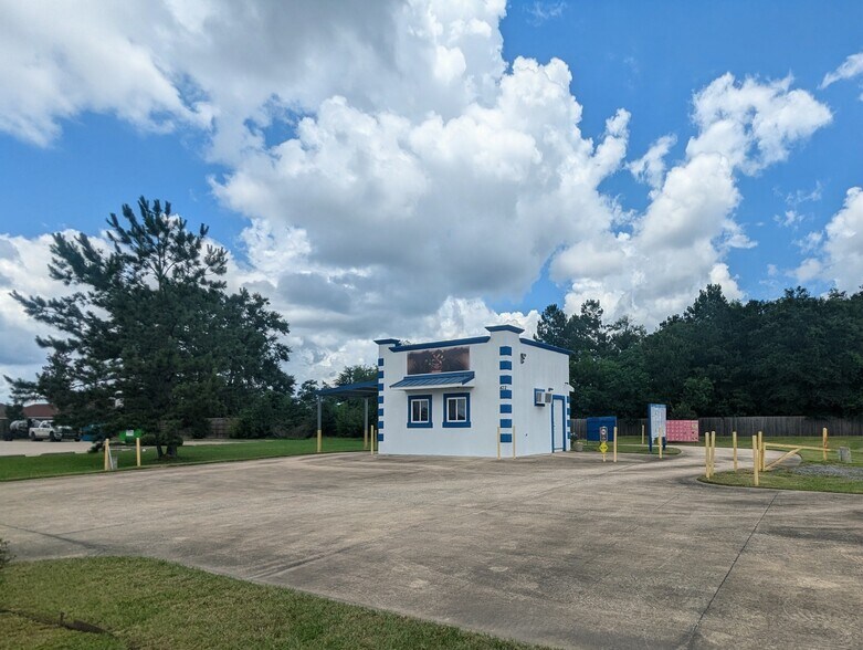 More Photos Of 422 N Lhs Dr, Lumberton Freestanding For Sale