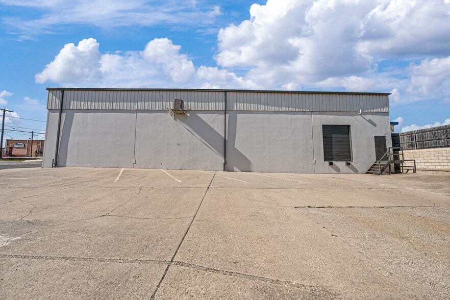 More Photos Of 4520 Fort Ave, Waco Warehouse For Sale