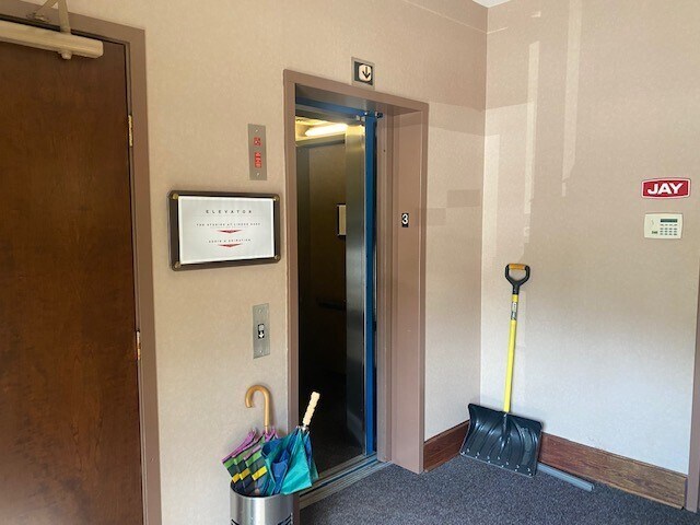More Photos Of 170 Linden Oaks Dr, Rochester Office For Sale