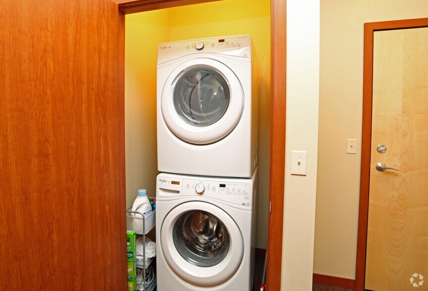 More Photos Of 401 N Washington St, Green Bay Apartments For Lease
