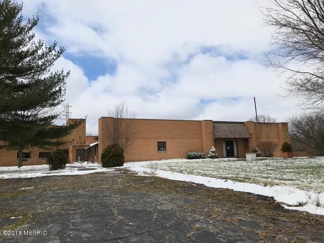 More Photos Of 15198 N Main St, Buchanan Office For Sale
