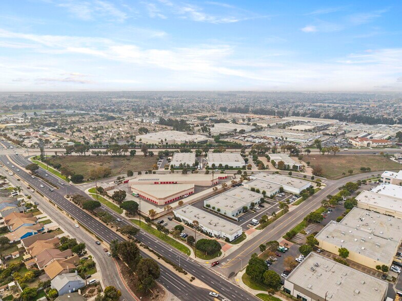 More Photos Of 2101 S Rose Ave, Oxnard Warehouse For Sale