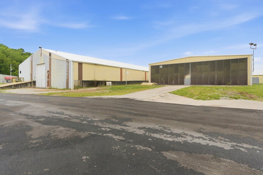 More Photos Of 790 10th st, Cassville Industrial For Sale