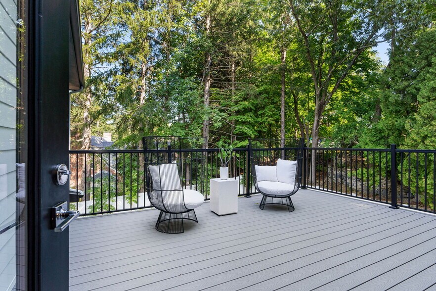 More Photos Of 678 Dedham St, Newton Specialty For Sale