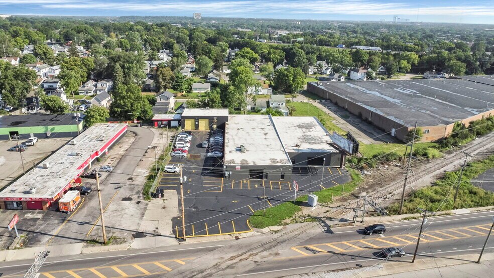 More Photos Of 1516 W Mound St, Columbus Light Distribution For Lease