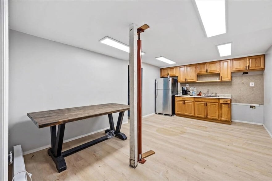 More Photos Of 1044 Merrick Rd, Baldwin Warehouse For Sale