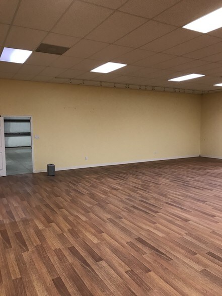 More Photos Of 16333 Mueschke Rd, Cypress Warehouse For Lease