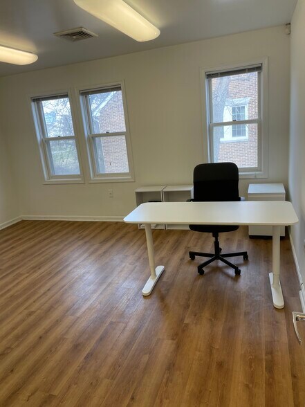 More Photos Of 2106 Gallows Rd, Vienna Office For Lease