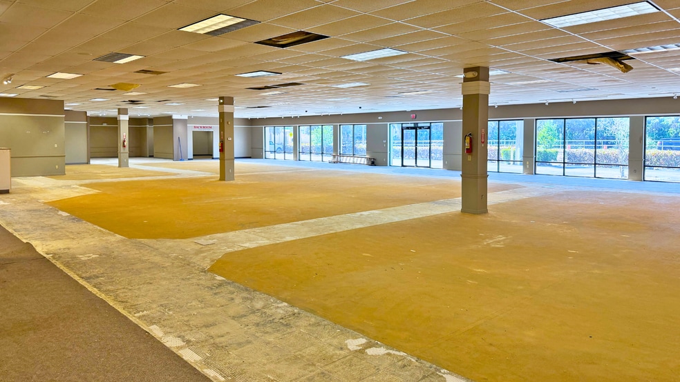 More Photos Of 1700-1750 N Tamiami Trl, North Fort Myers Freestanding For Lease