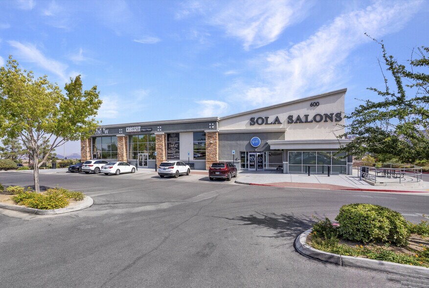 More Photos Of 600 S Green Valley Pky, Henderson Restaurant For Lease