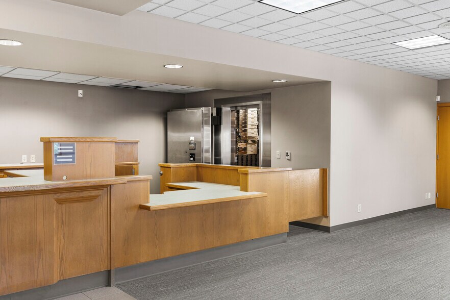 More Photos Of 3506 168th St NE, Arlington Bank For Sale